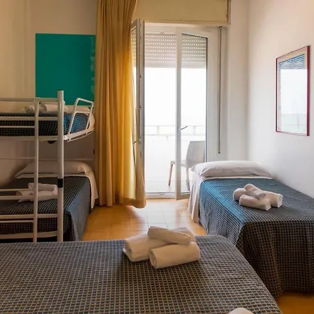 ホテル President's ペザロ