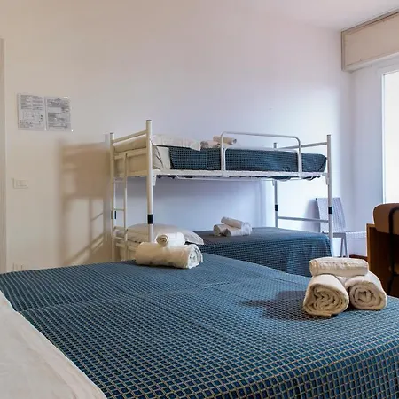 ホテル President's ペザロ